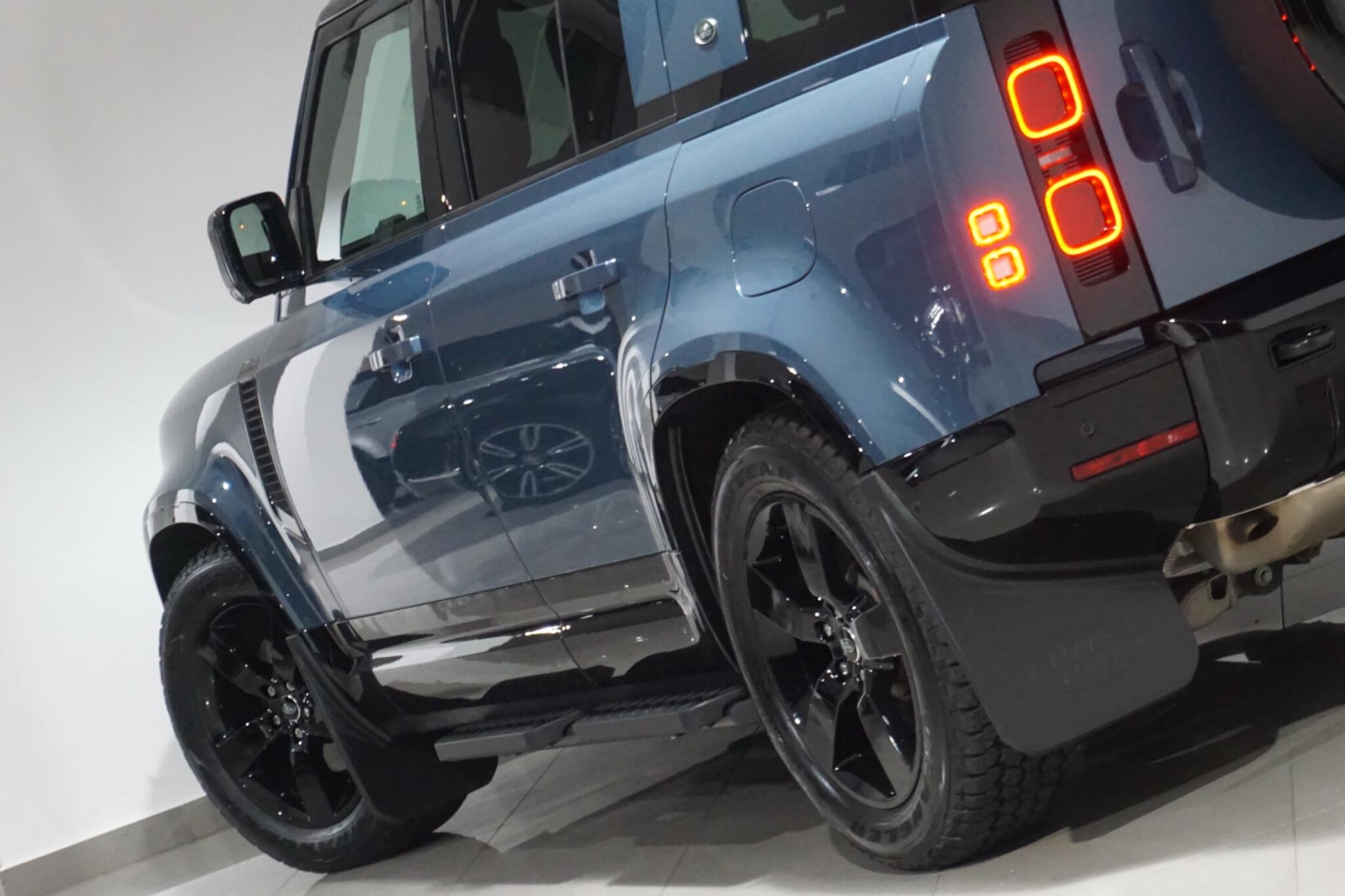 Land Rover Defender 110 2.0 P400e 15.4kWh X-Dynamic HSE SUV 5dr Petrol Plug-in Hybrid Auto 4WD Euro 6 (s/s) (404 ps)